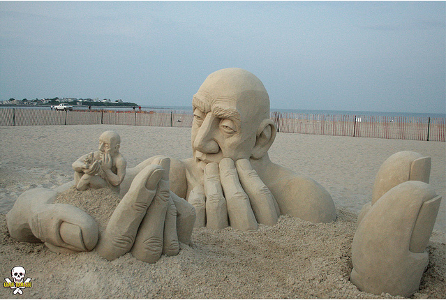 Infinity: A Mind-Bending New Sand Sculpture by Carl Jara